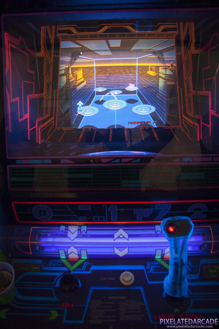 Discs of TRON Photo: Discs of TRON arcade cabinet - Controls and monitor