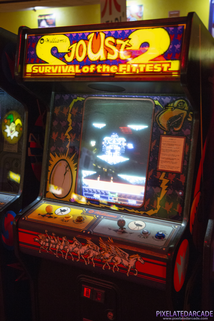 Joust 2: Survival of the Fittest Photo: Joust 2: Survival of the Fittest arcade cabinet - Monitor and controls