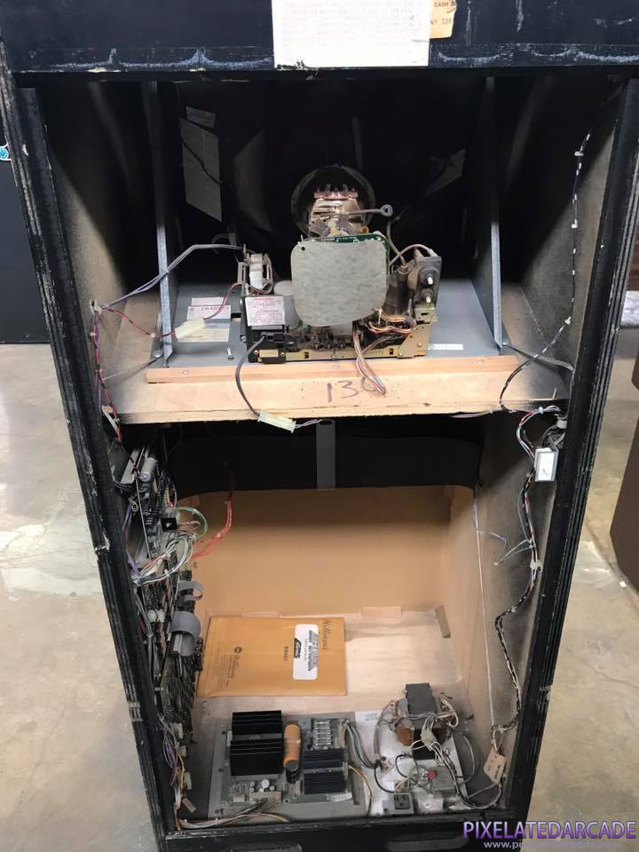 Defender Photo: Defender arcade cabinet - Inside