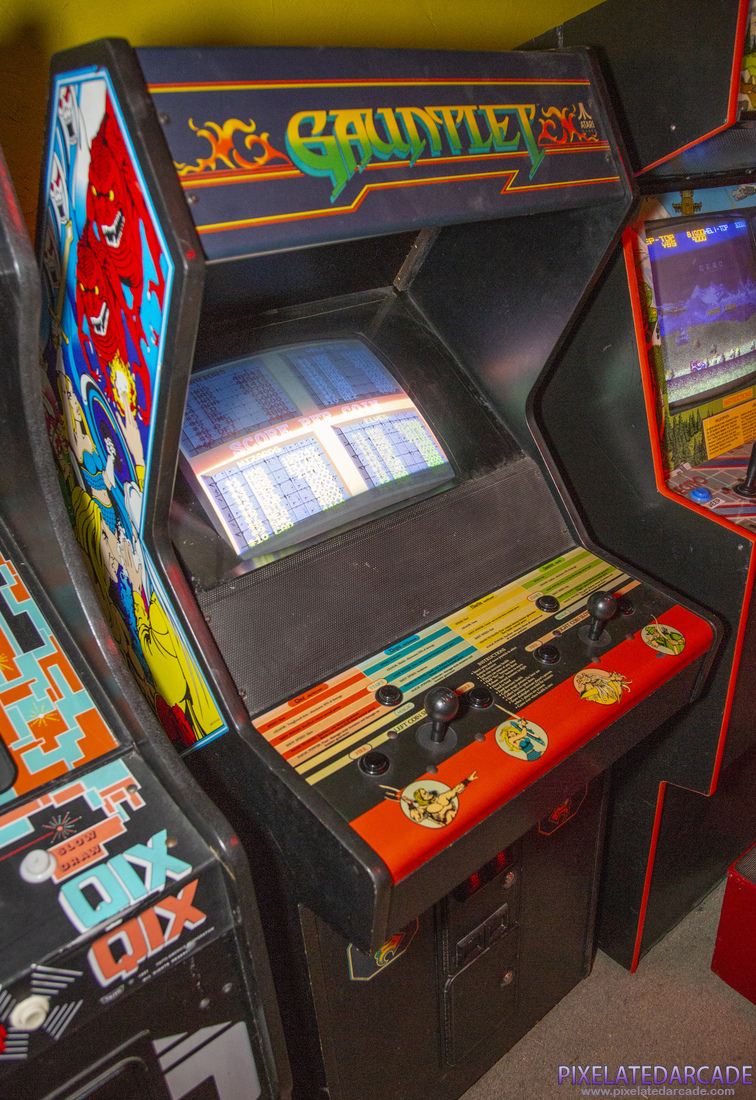 Gauntlet Photo: Gauntlet arcade cabinet - 2 player version