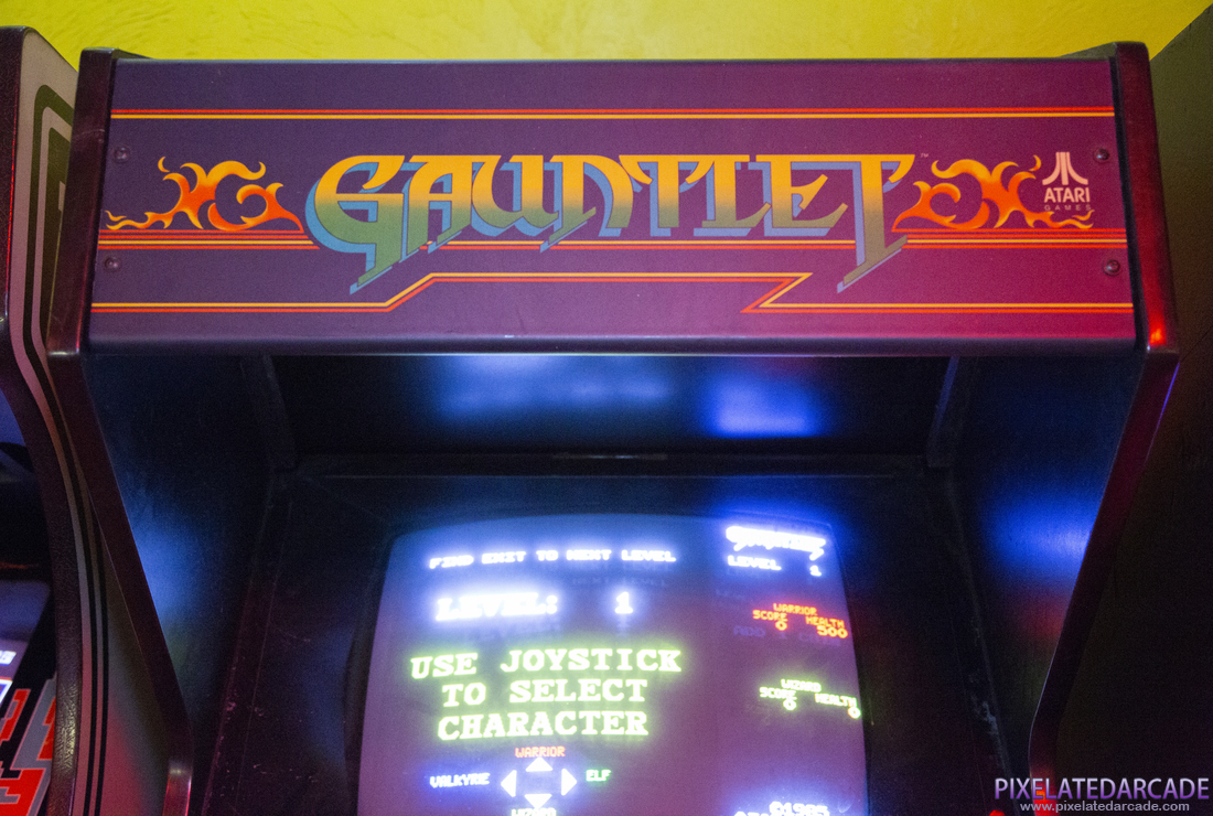 Gauntlet Photo: Gauntlet arcade cabinet - 2 player version - Marquee