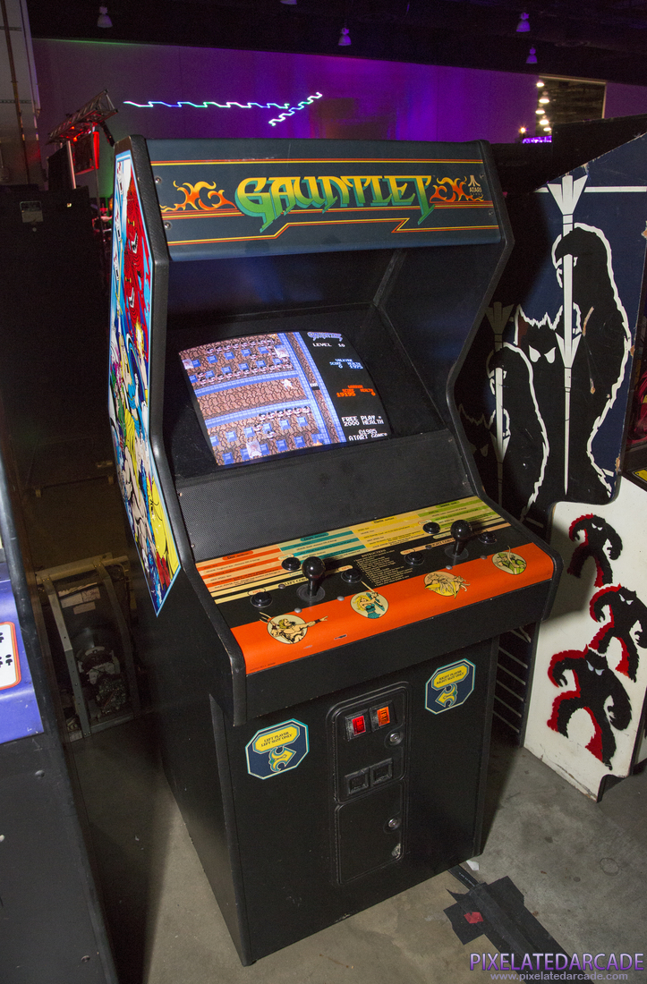 Gauntlet Photo: Gauntlet arcade cabinet - 2 player version