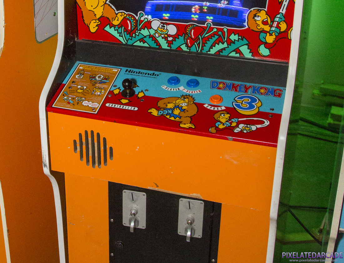 Donkey Kong 3 Photo: Donkey Kong 3 arcade cabinet - Controls