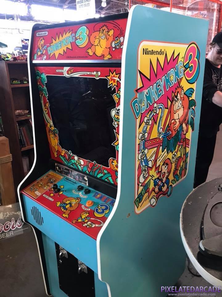 Donkey Kong 3 Photo: Donkey Kong 3 arcade cabinet - Side