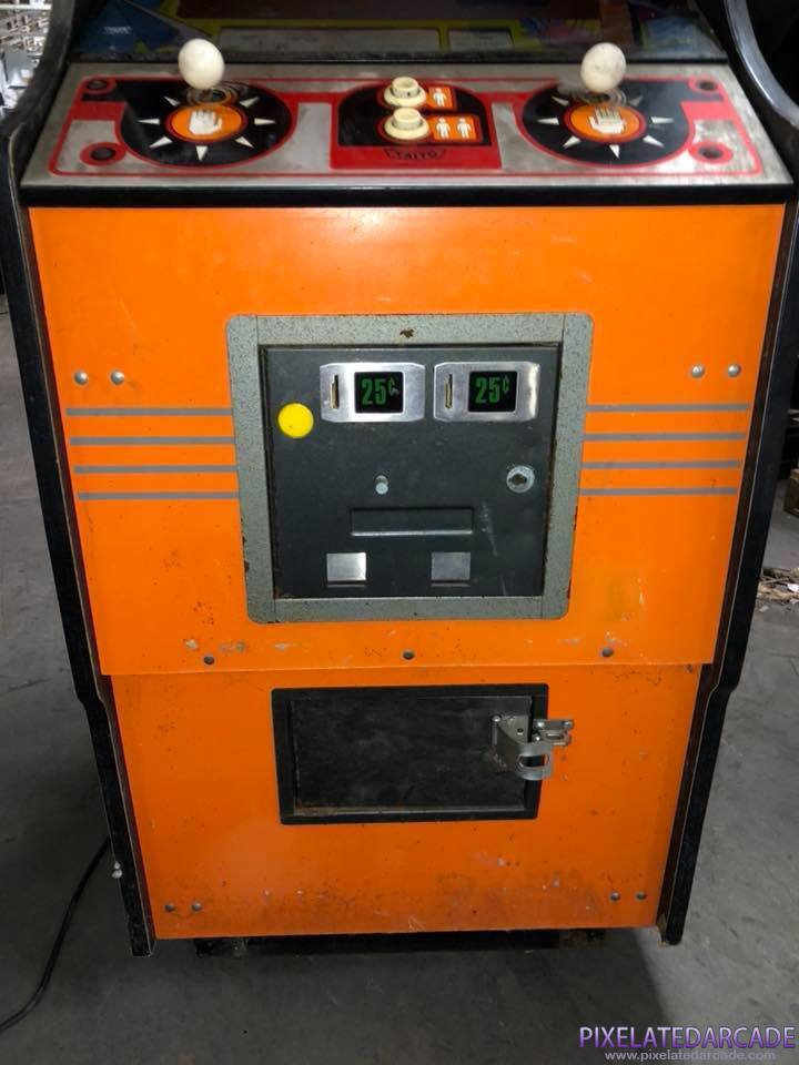 Crazy Climber Photo: Crazy Climber arcade cabinet - Controls and coin box