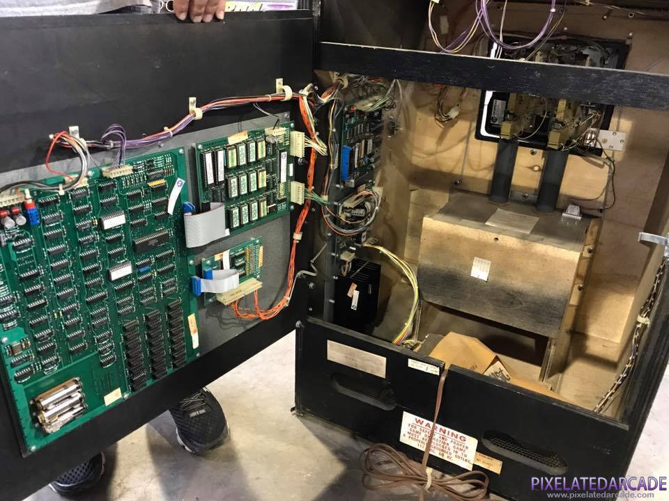 Joust Photo: Joust arcade cabinet - inside