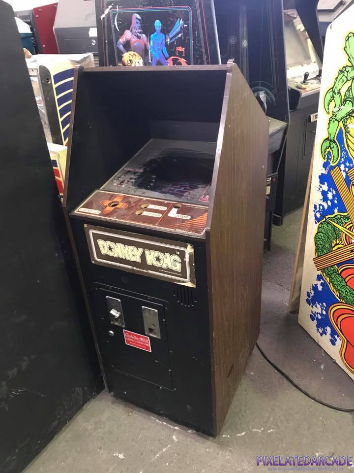 Donkey Kong Photo: Donkey Kong arcade cabinet - mini version