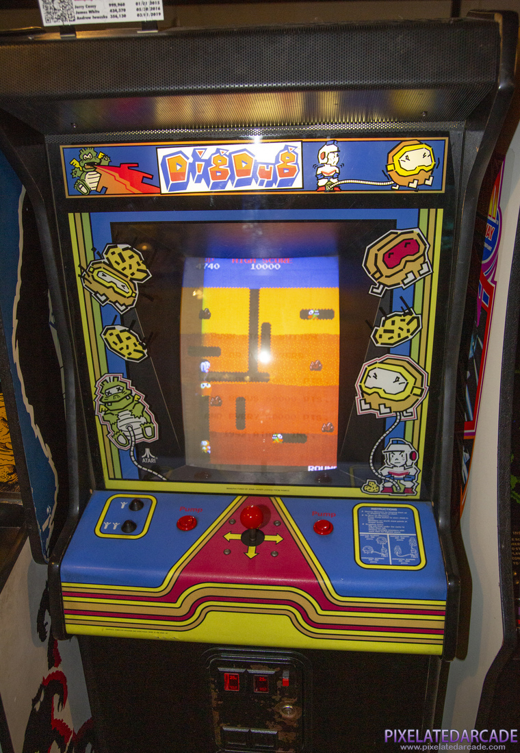 Dig Dug Photo: Dig Dug arcade cabinet (alternate version)