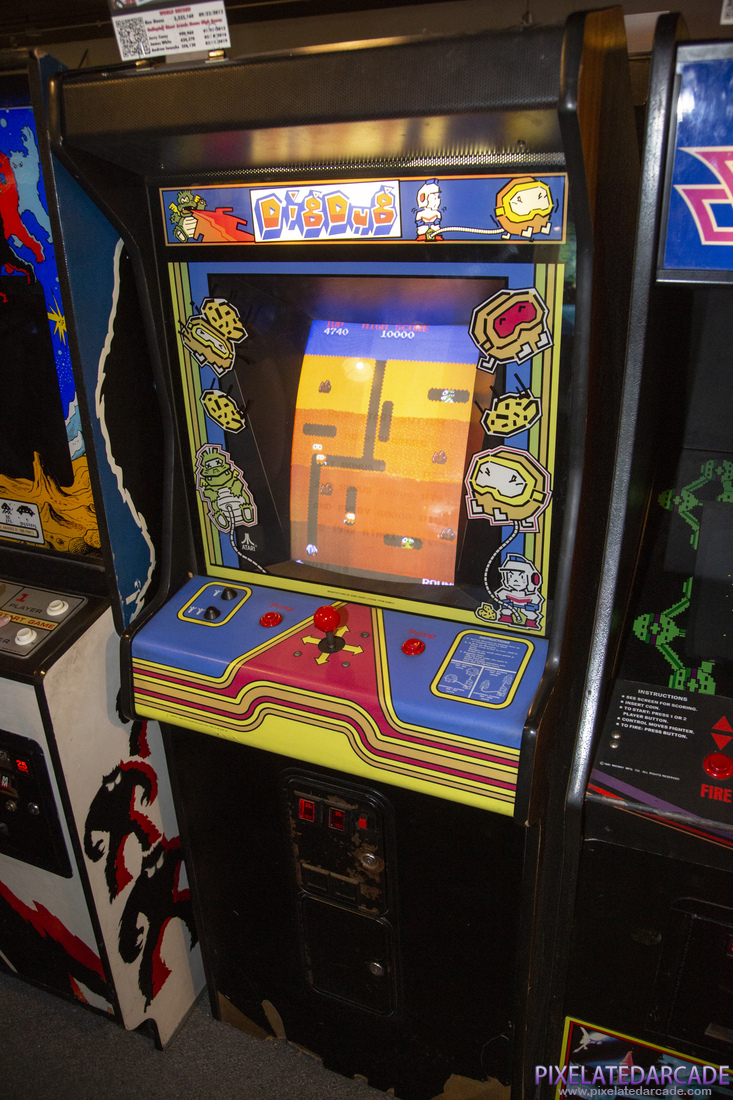 Dig Dug Photo: Dig Dug arcade cabinet (alternate version)