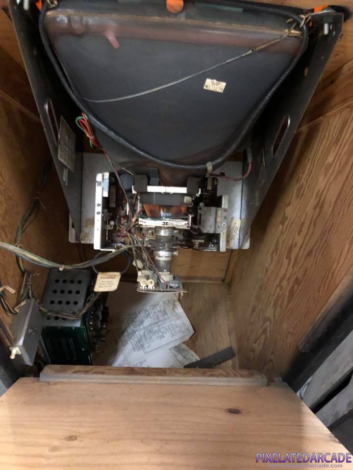 Looping Photo: Looping arcade cabinet - Inside