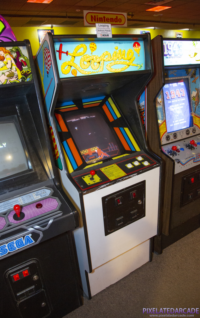 Looping Photo: Looping arcade cabinet