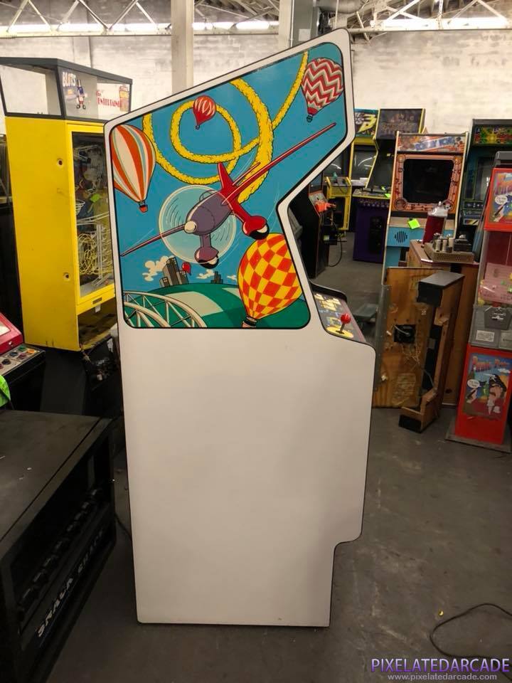Looping Photo: Looping arcade cabinet - Side