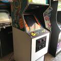 Looping arcade cabinet