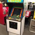 Looping arcade cabinet