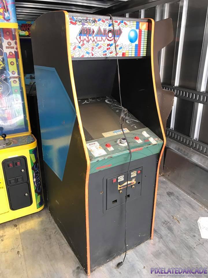 Arkanoid Photo: Arkanoid in Midway cabinet
