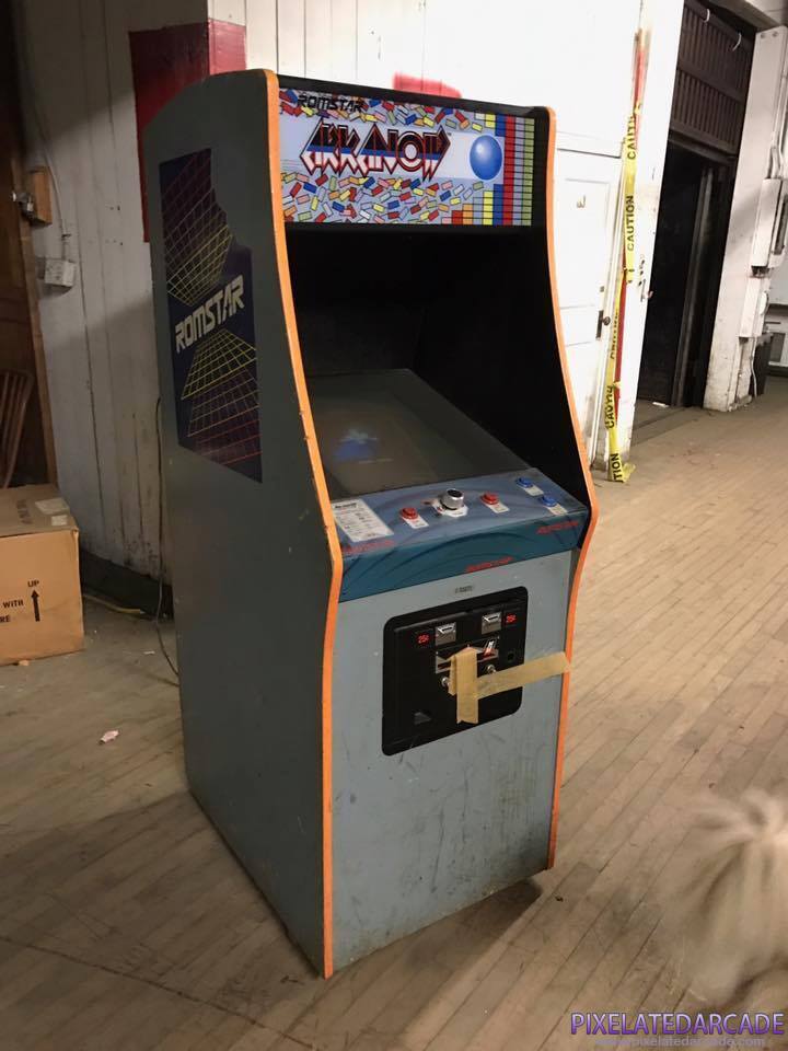 Arkanoid Photo: Arkanoid in Midway cabinet