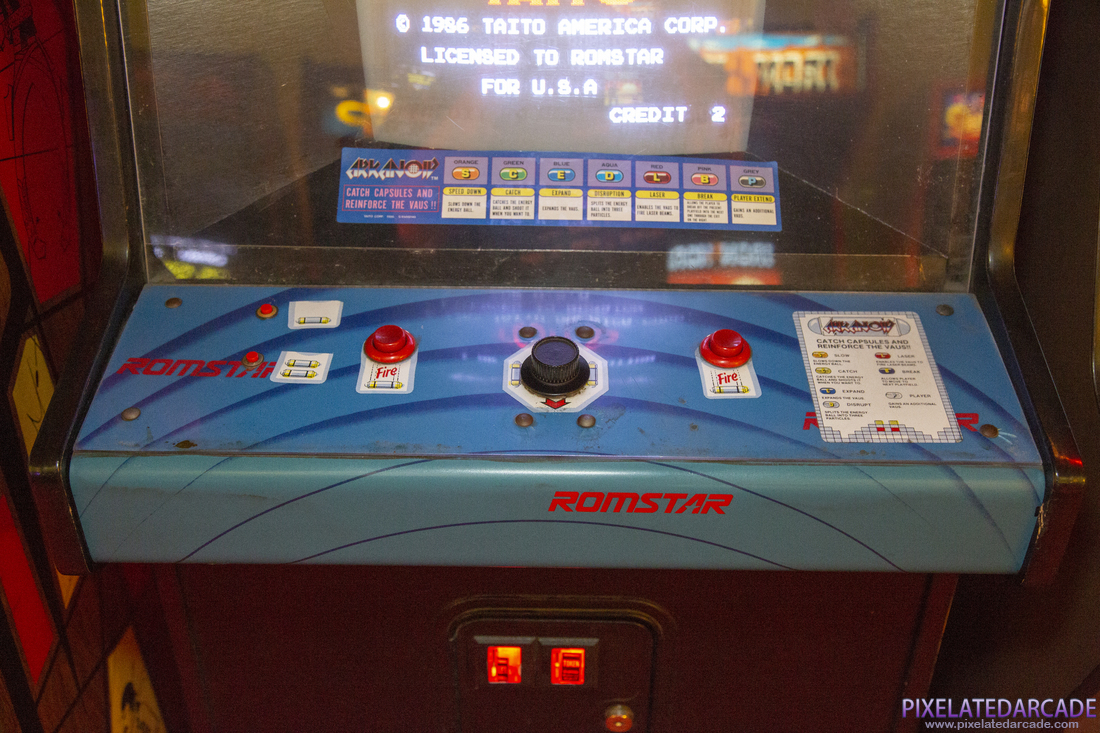 Arkanoid Photo: Arkanoid in Atari cabinet - Controls