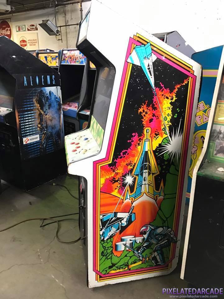 Gravitar Photo: Gravitar arcade cabinet - Side