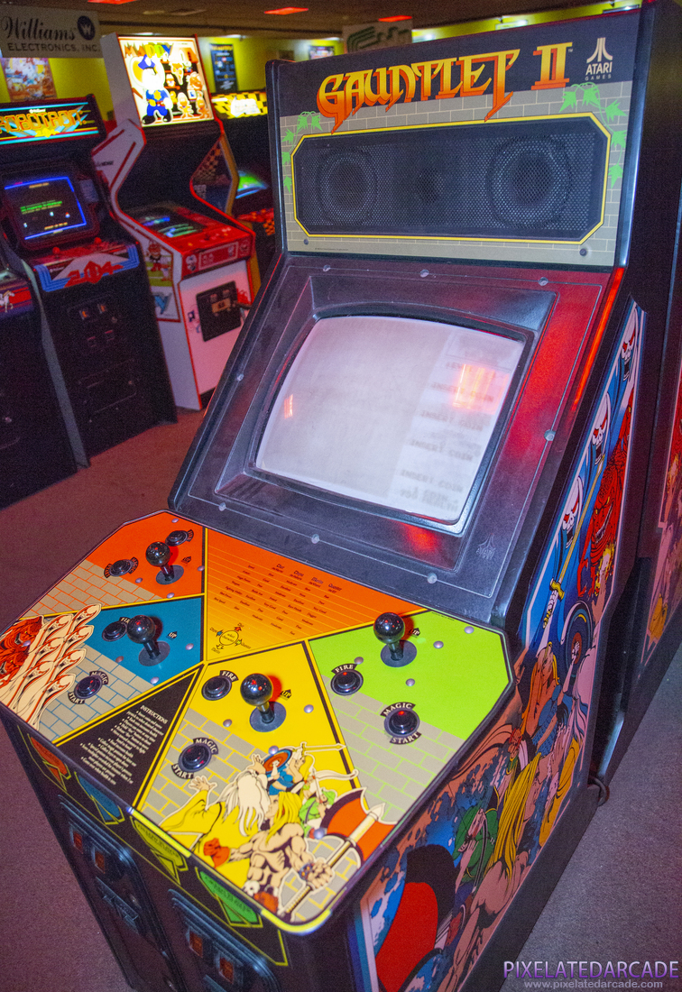 Gauntlet II Photo: Gauntlet II - 4 player arcade cabinet