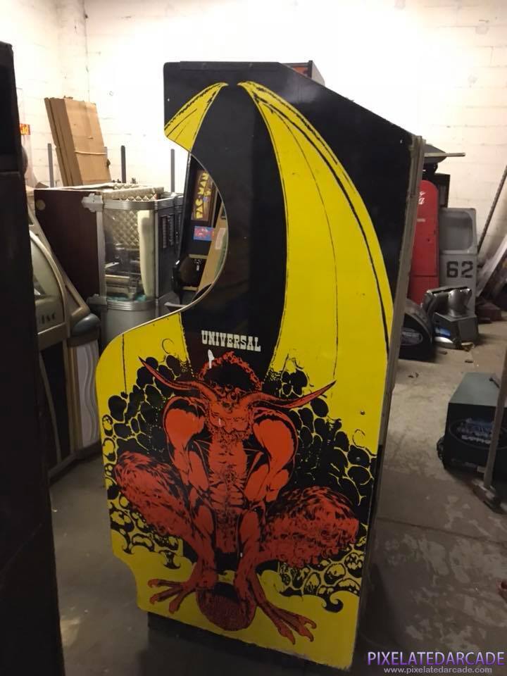 Cosmic Alien Photo: Cosmic Alien arcade cabinet - Right side