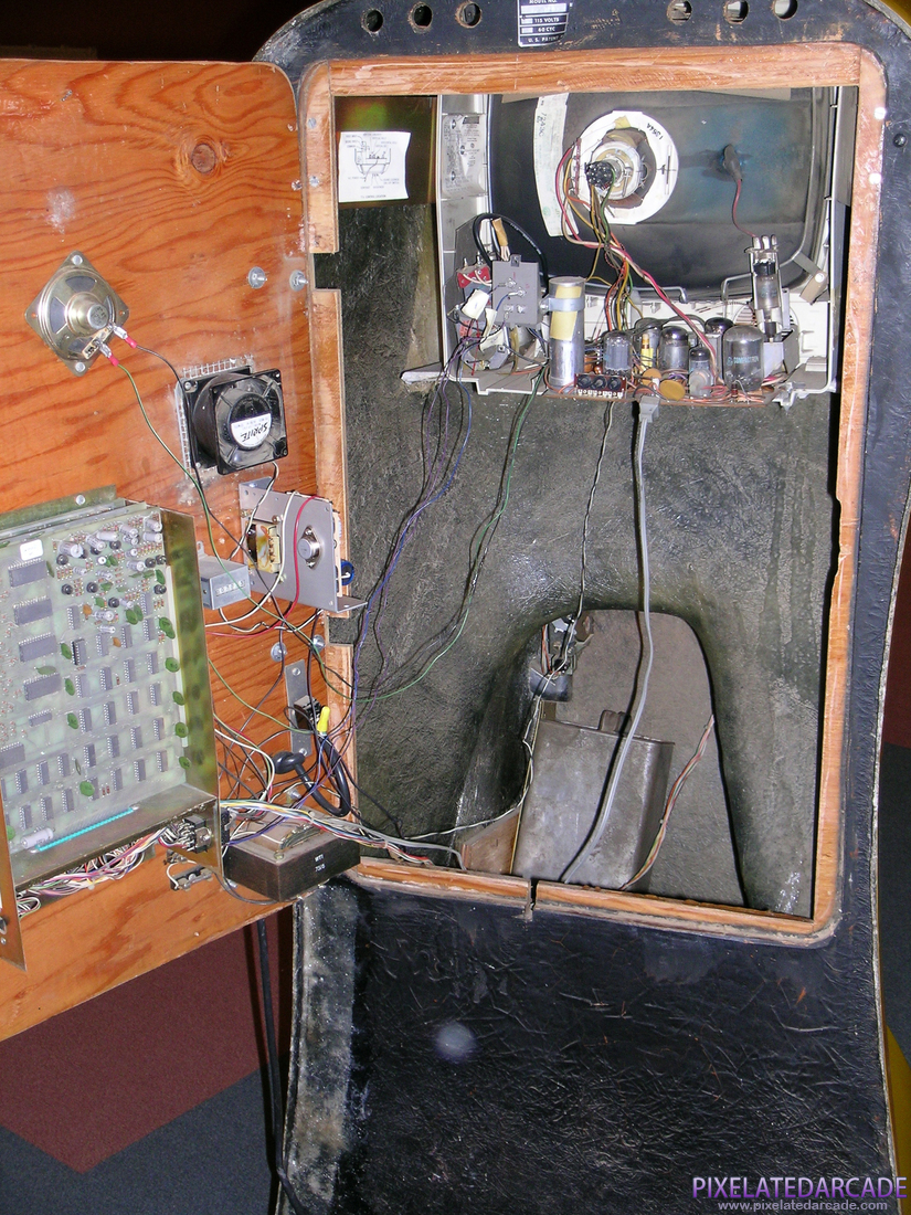 Computer Space Photo: Computer Space arcade cabinet (1 player, yellow version) - Inside