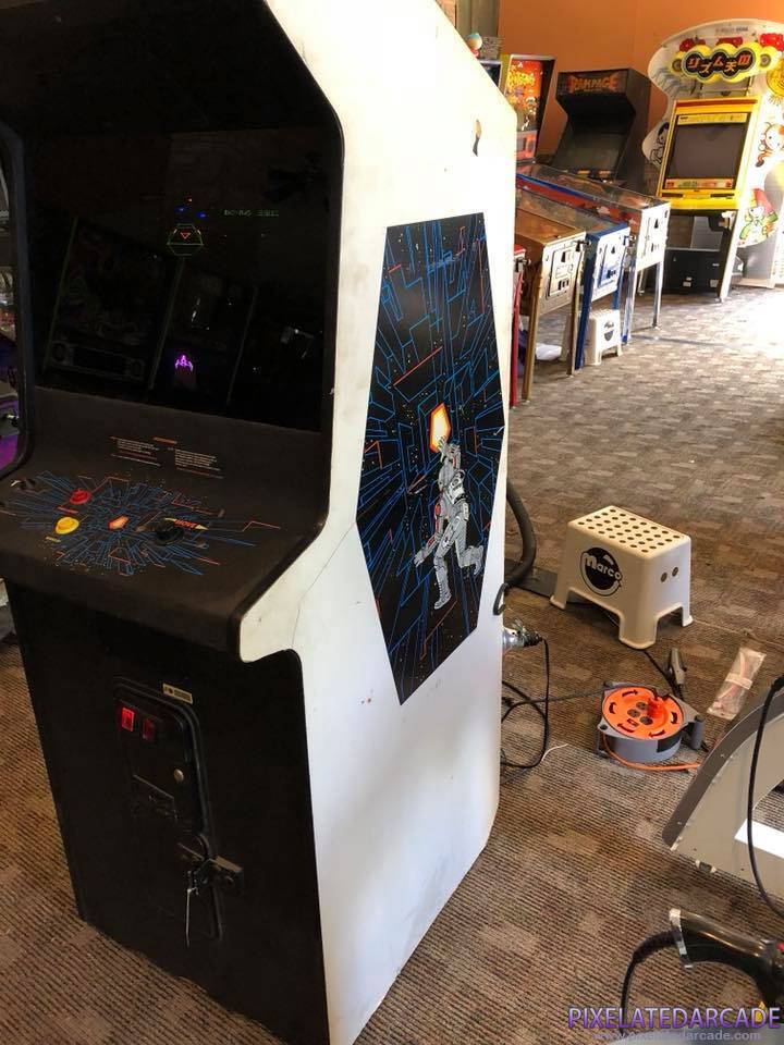 Adventures of Major Havoc, The Photo: Major Havoc arcade cabinet - Side