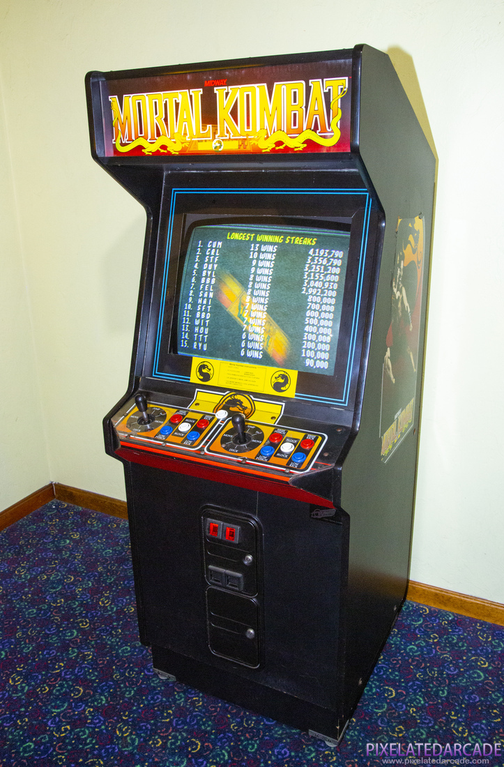 Mortal Kombat Photo: Mortal Kombat arcade cabinet