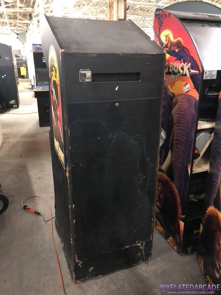 Mortal Kombat Photo: Mortal Kombat arcade cabinet - Back