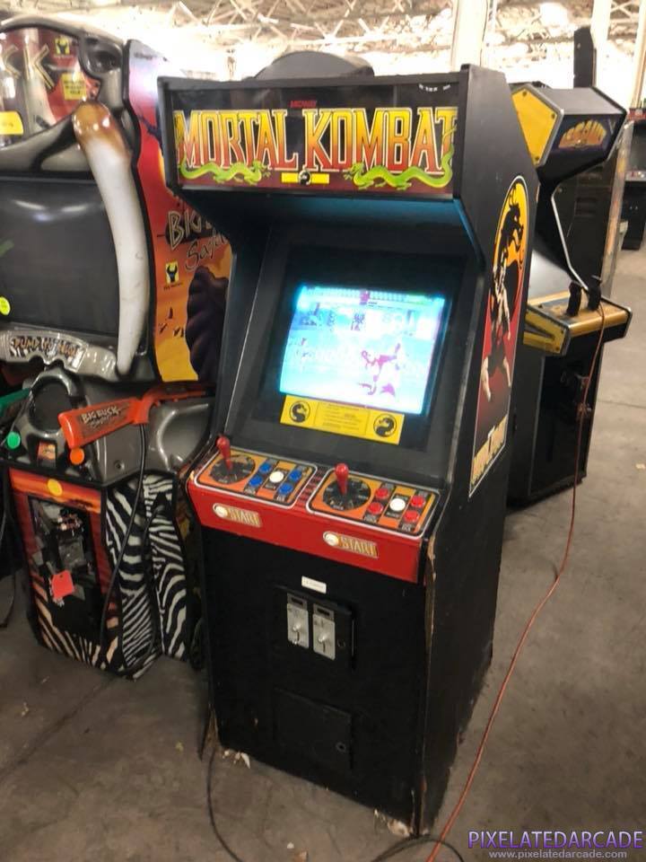 Mortal Kombat Photo: Mortal Kombat arcade cabinet