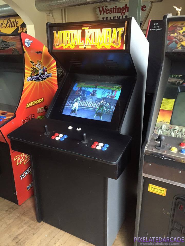Mortal Kombat Photo: Mortal Kombat arcade cabinet