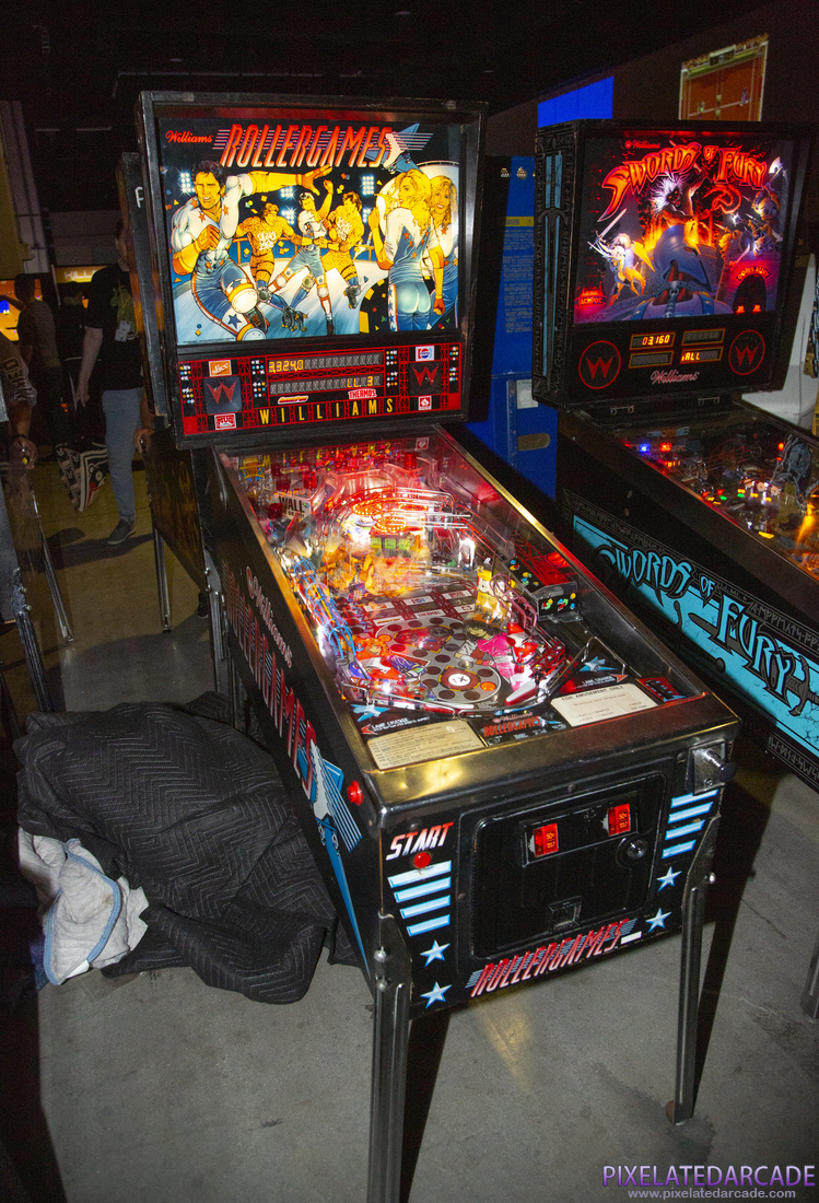 Rollergames Photo: Rollergames pinball cabinet