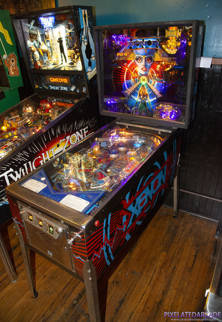 Xenon Photo: Xenon pinball cabinet