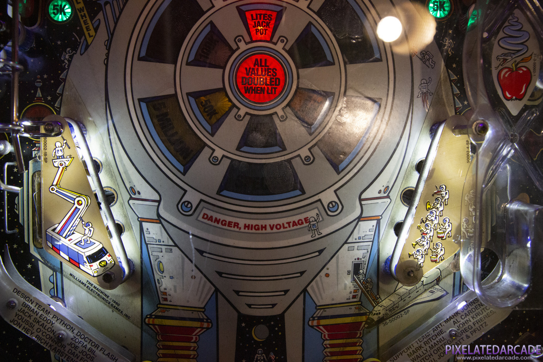 Machine: Bride of PIN•BOT, The Photo: Bride of Pin-Bot - Lower playfield