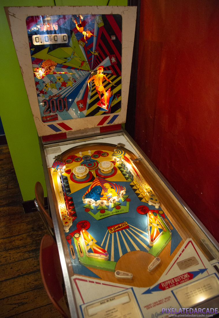 2001 Photo: 2001 cabinet - Playfield and backglass