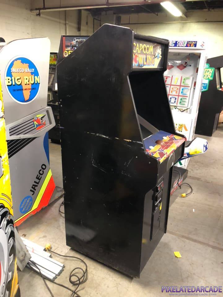 Capcom Bowling Photo: Capcom Bowling in Q*bert cabinet - Side
