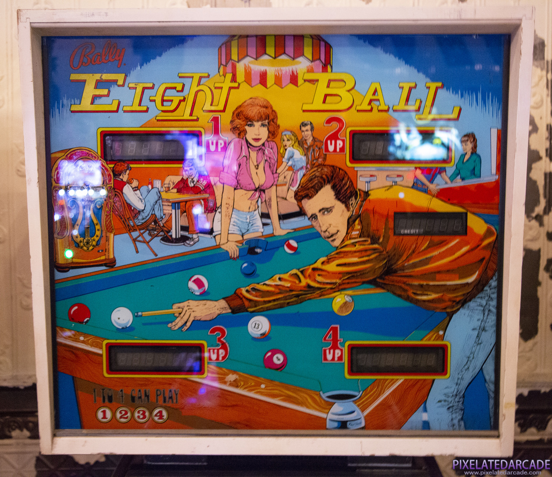 Eight Ball Photo: Eight Ball backglass