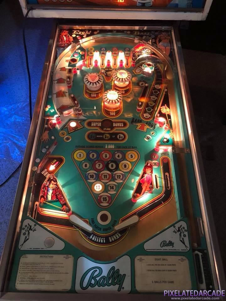 Eight Ball Photo: Playfield