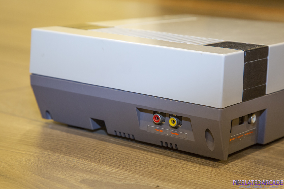 NES / Famicom Photo: Nintendo Entertainment System - Audio/Video outputs