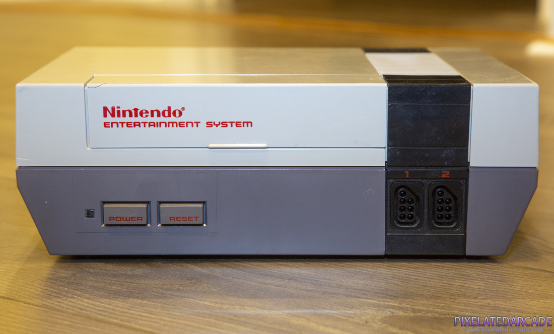NES / Famicom Photo: Nintendo Entertainment System - Front