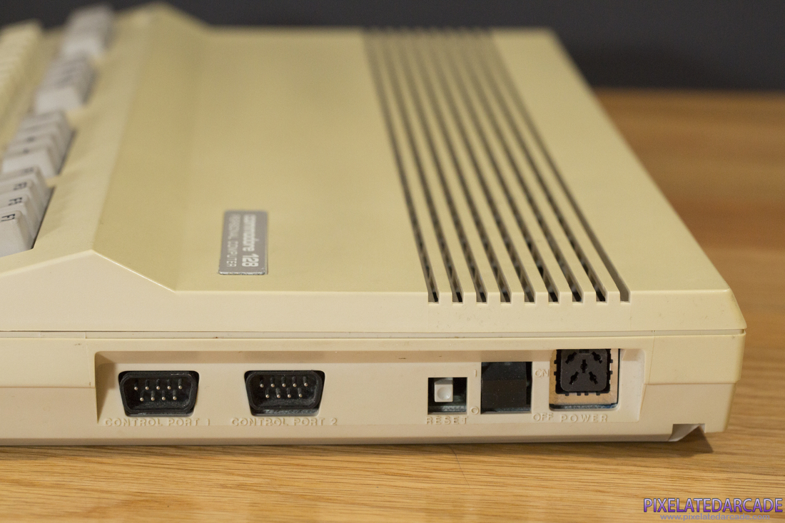 Commodore 128 Photo: Commodore 128 computer - Side view
