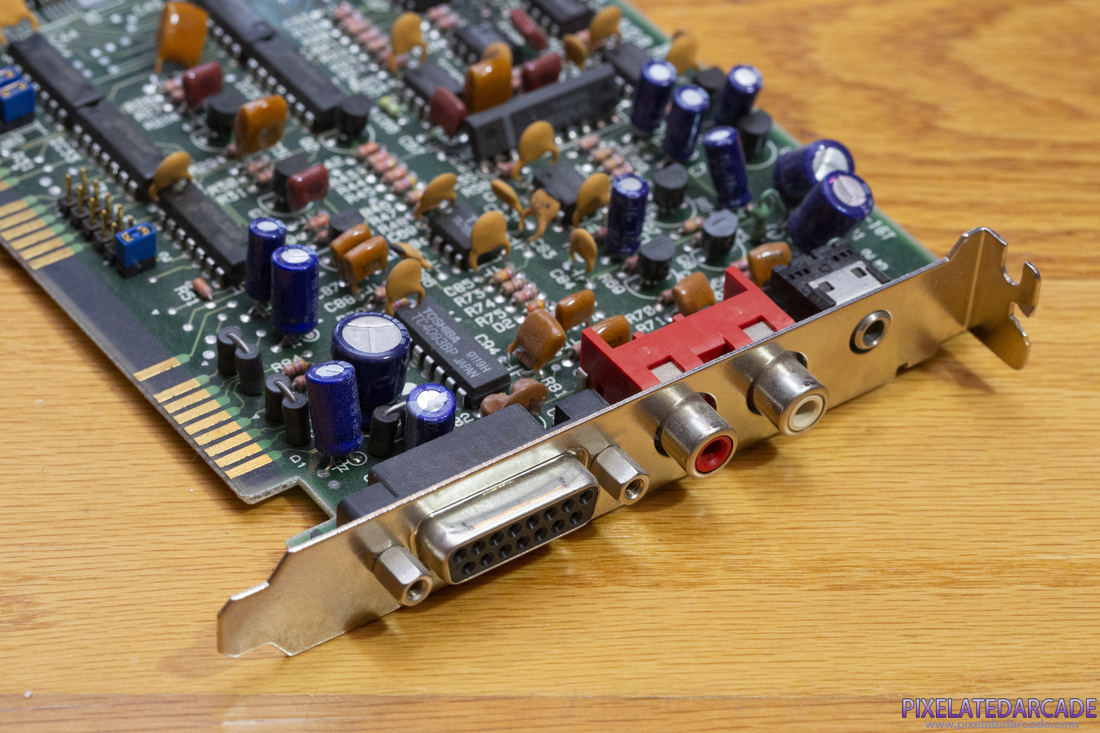 Roland MT-32/LAPC-I Photo: Roland LAPC-I sound card - MIDI / audio connectors