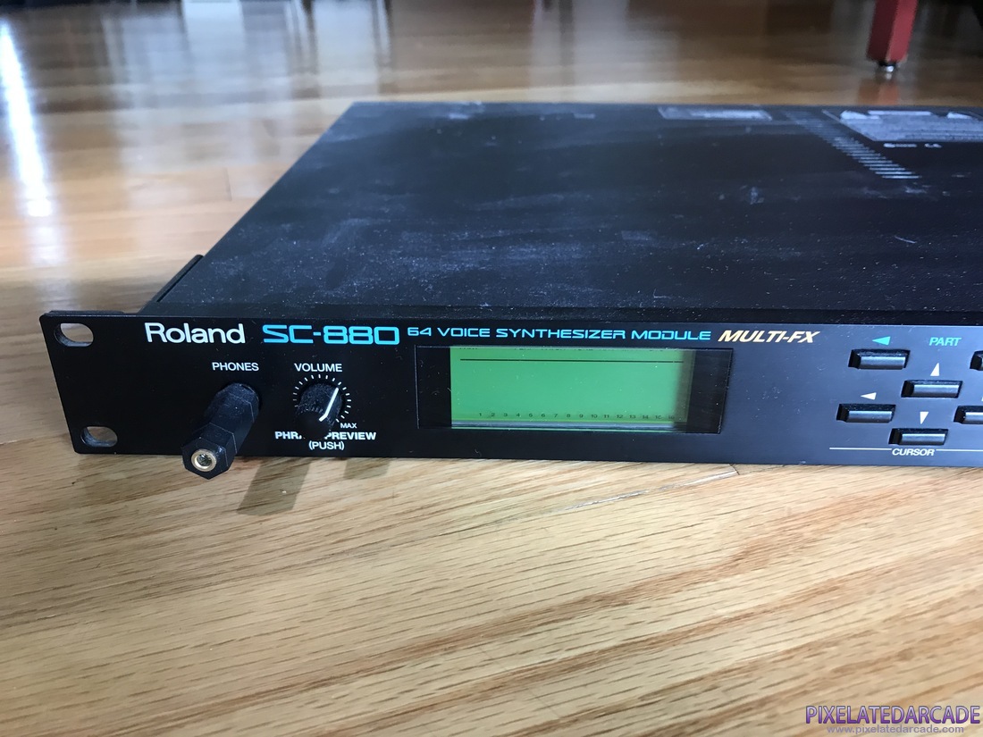 Roland Sound Canvas Photo: Roland SC-880 synthesizer