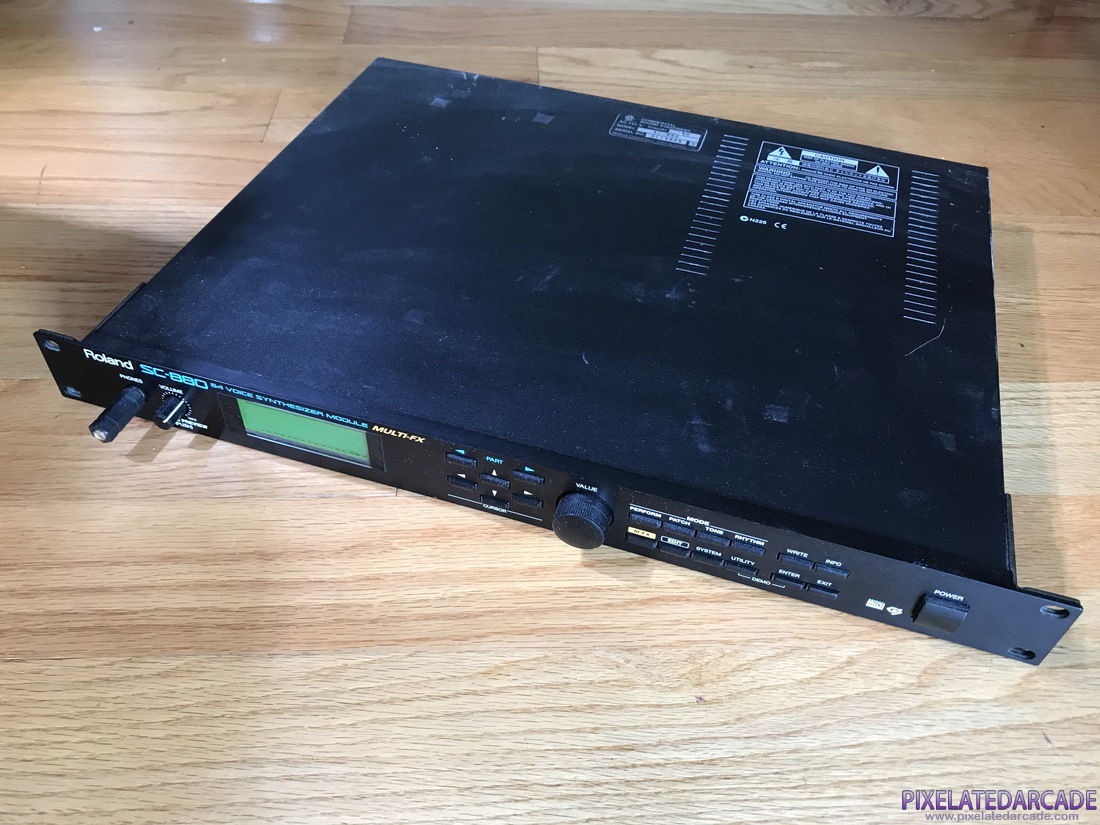 Roland Sound Canvas Photo: Roland SC-880 synthesizer