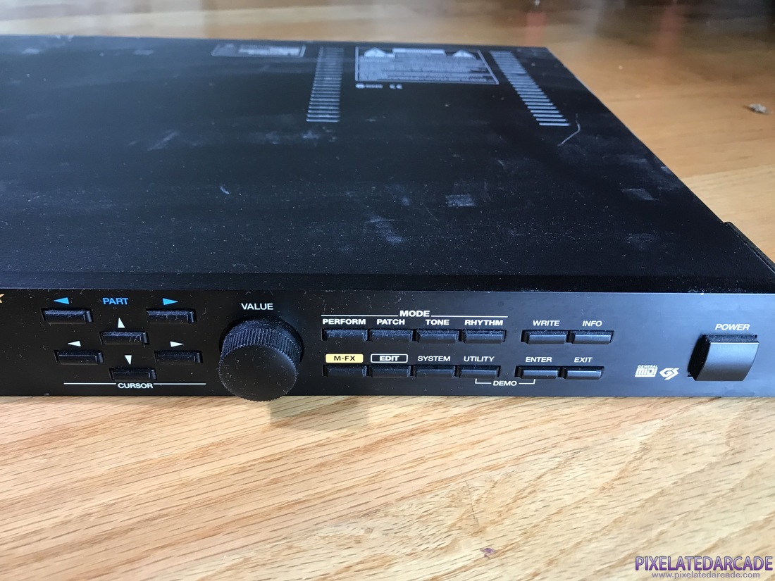 Roland Sound Canvas Photo: Roland SC-880 synthesizer - Controls