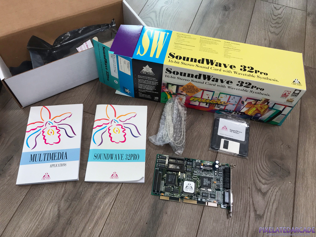 Orchid SoundWave 32 Photo: Orchid SoundWave 32 Pro - Box and contents