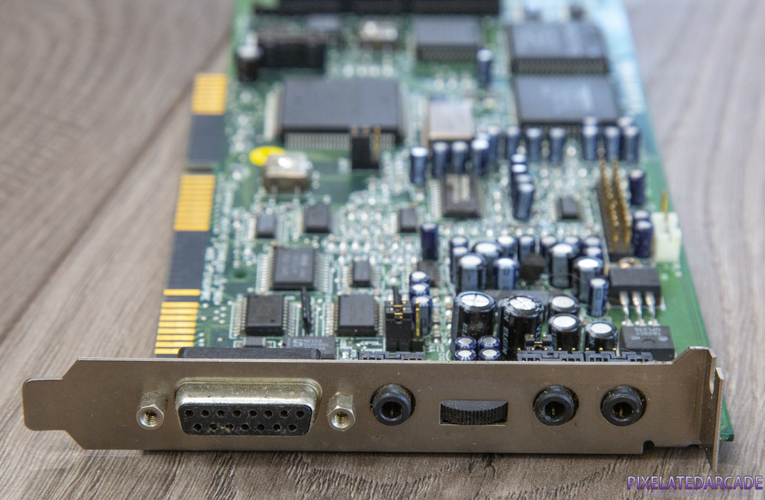 Sound Blaster 16 Photo: Sound Blaster 16 ASP sound card - Side