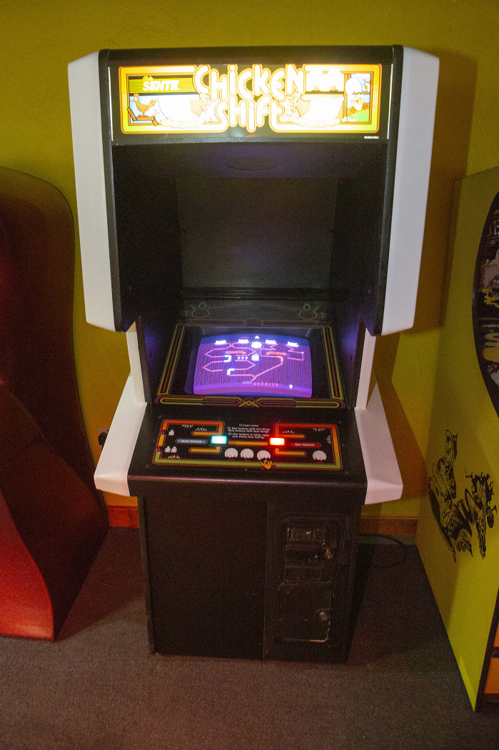 Chicken Shift arcade cabinet