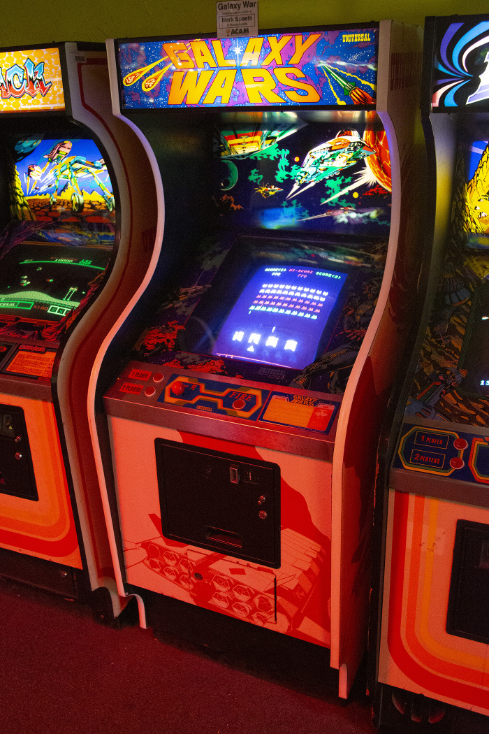 Galaxy Wars arcade cabinet
