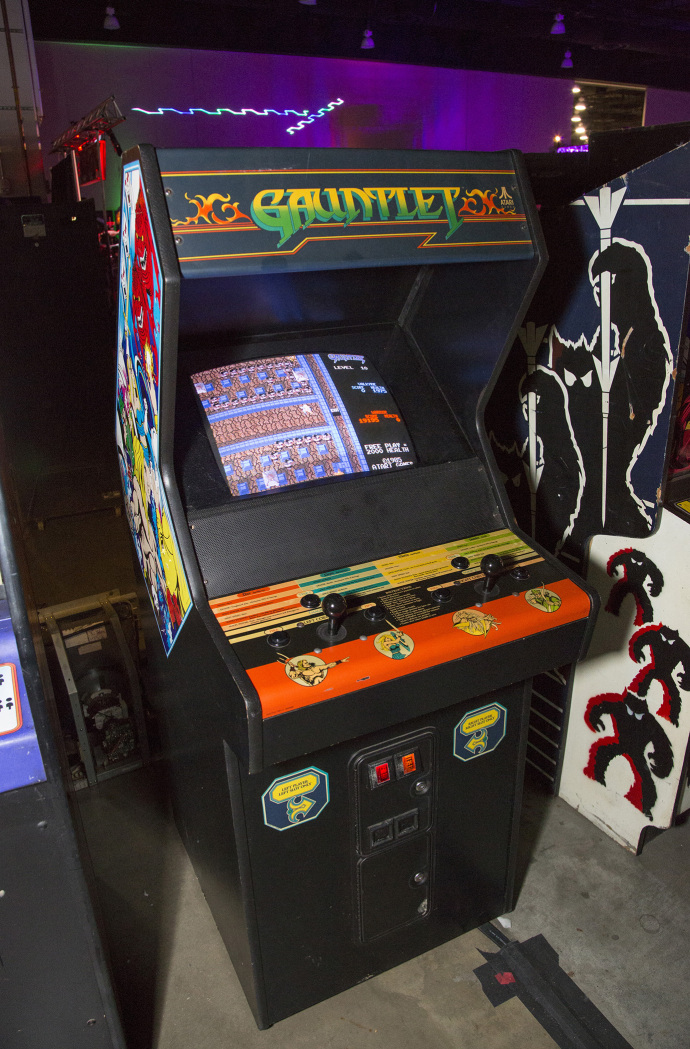 Gauntlet 2-player arcade cabinet