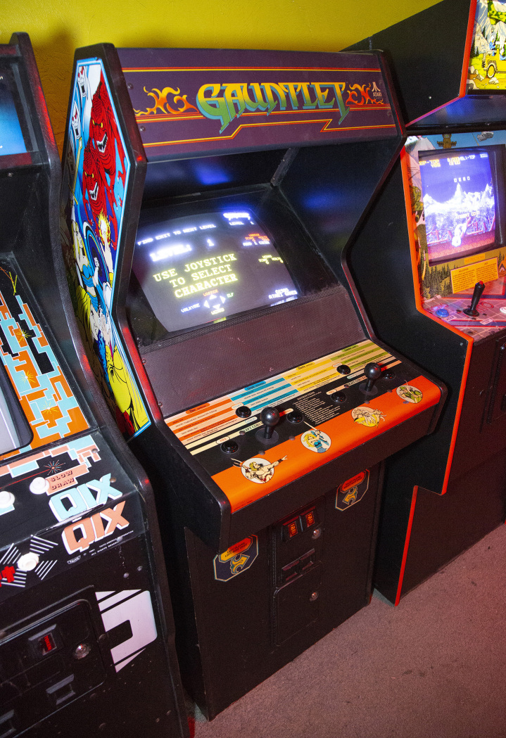 Gauntlet 2-player arcade cabinet